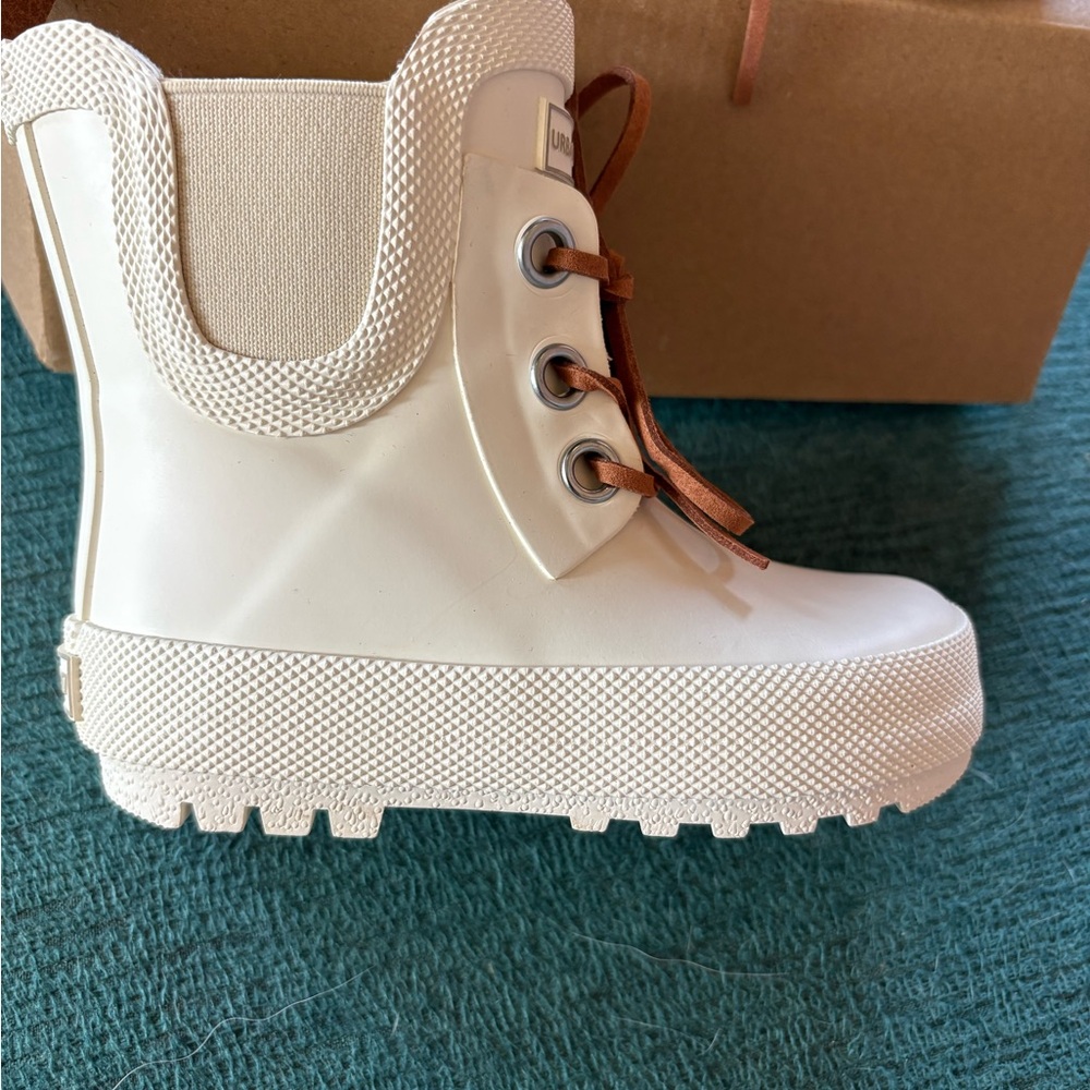 Kids Cream Chelsea Rain Boot - Picture 6 of 11